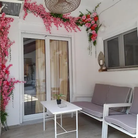 Iliada * Skiathos Town